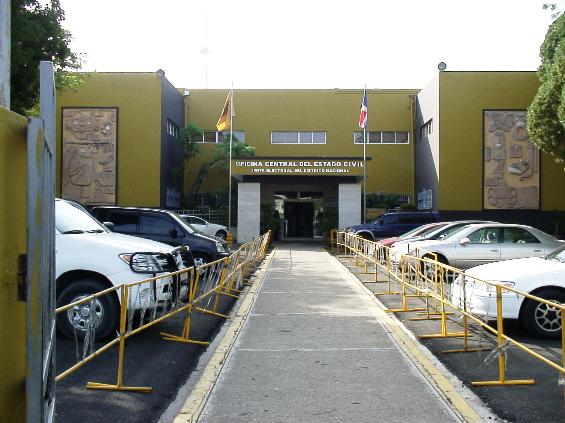 Hauptsitz der "Junta Central Electoral" in Santo Domingo