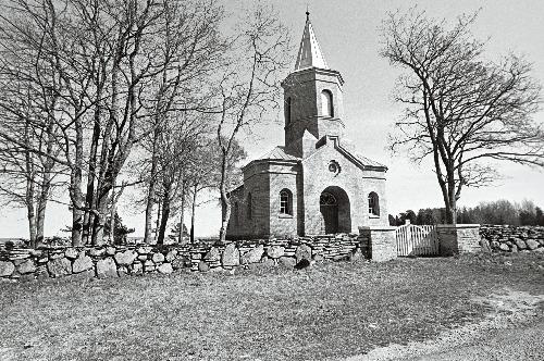 Vainupea kirik 1991 / foto: Tiit Veermäe