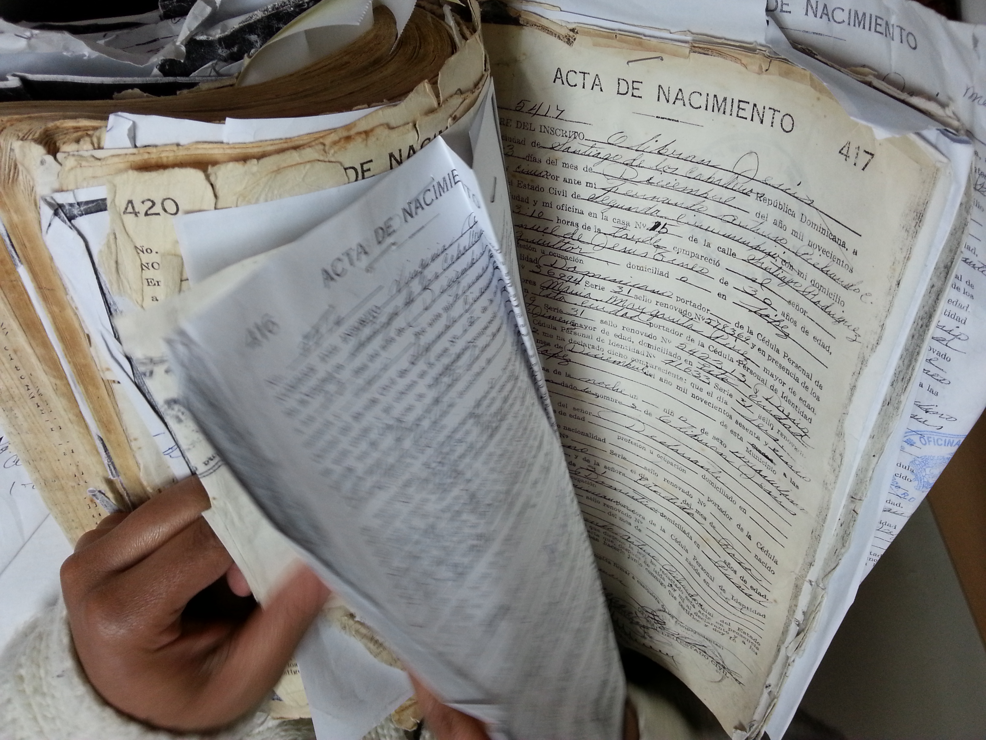 old handwritten records of birth