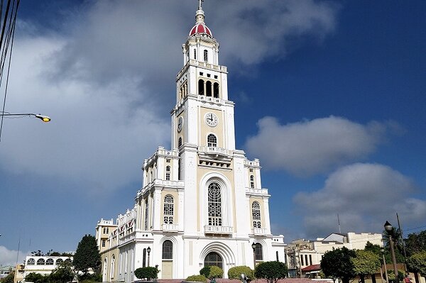 The cathedral in Moca where we have searched for old Dominican birth records